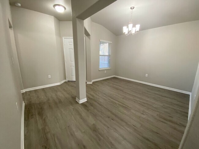 Foto del edificio - 228 Avalanche Ave