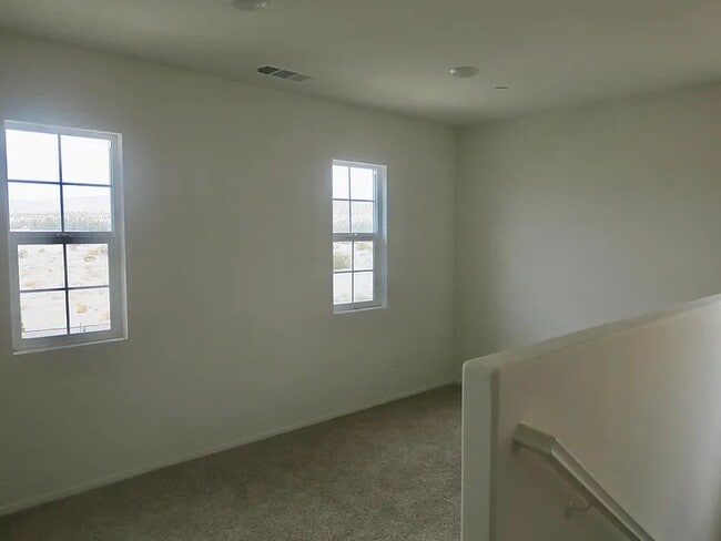 Foto del edificio - 67411 Rio Rosalia Dr