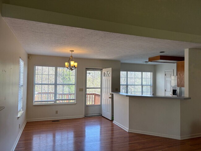 Foto del edificio - Single Family Home in Villages of Brentwood
