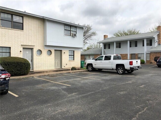 Building Photo - 202 Dahlberg Blvd