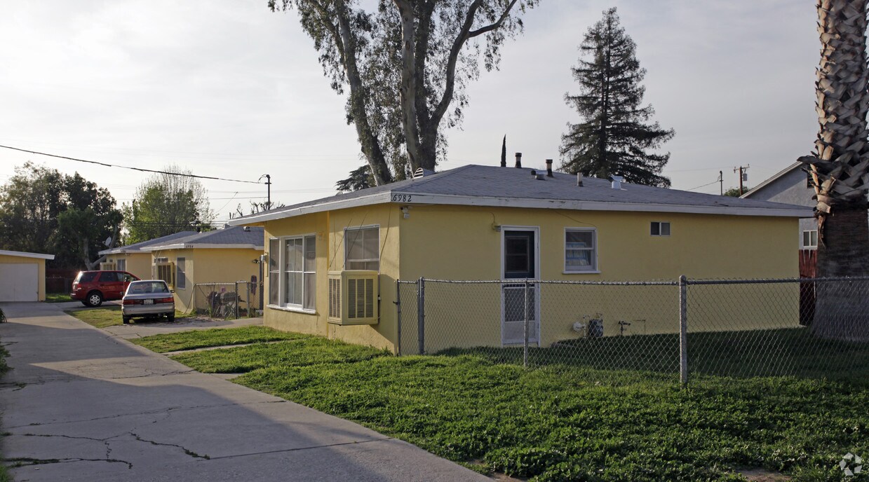 Primary Photo - 6982-6994 Dwight Way