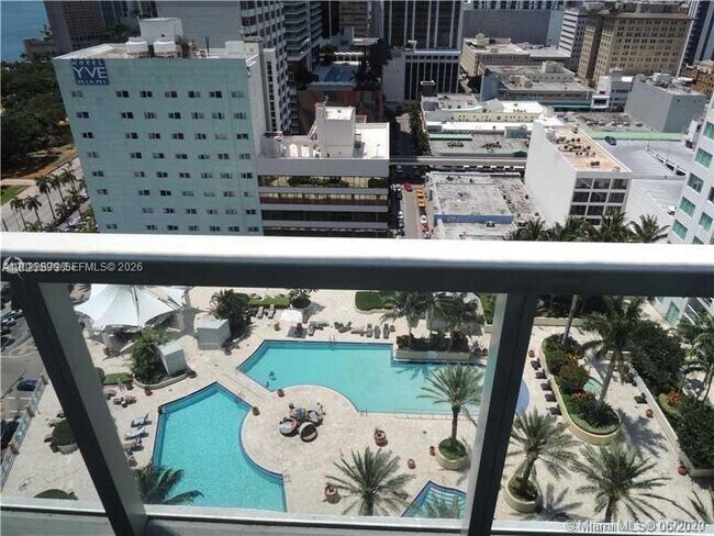 Foto del edificio - 244 Biscayne Blvd