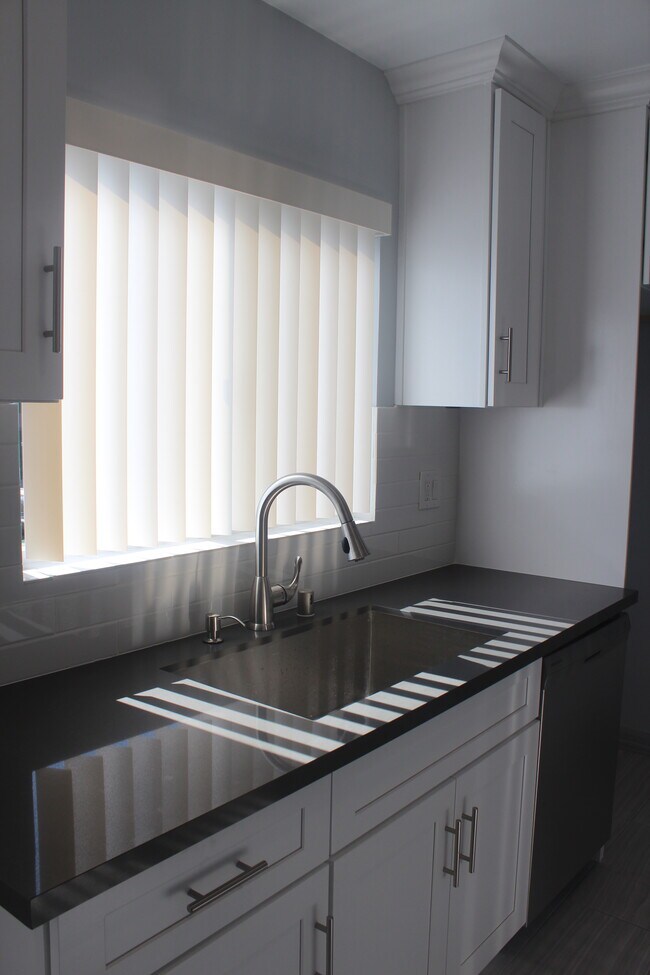 Foto del edificio - 517 W Stocker St
