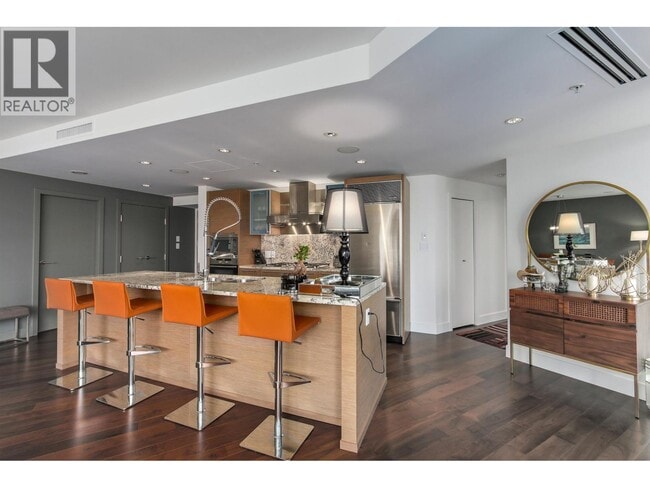 Photo du bâtiment - 1111 Alberni St