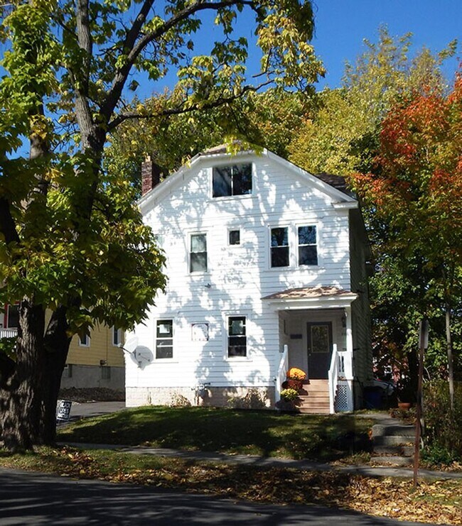 Building Photo - 225 Lennox Ave