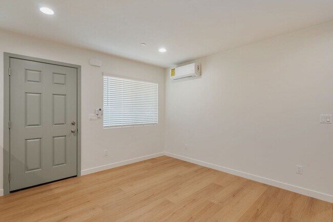 Building Photo - 1806 S 8th St