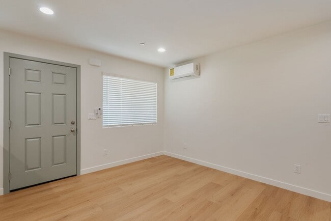 Building Photo - 2 Bed | 2 Bath | Alhambra School District