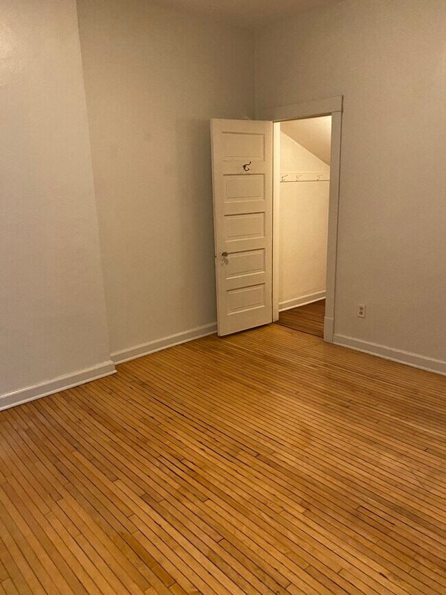 Foto del edificio - 507 N 1st Ave W