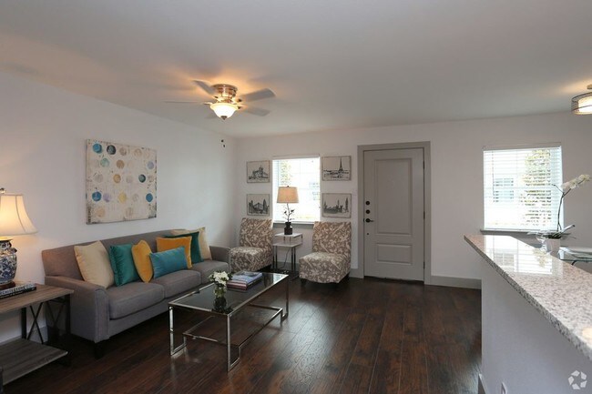Building Photo - 4633 Fairmount St