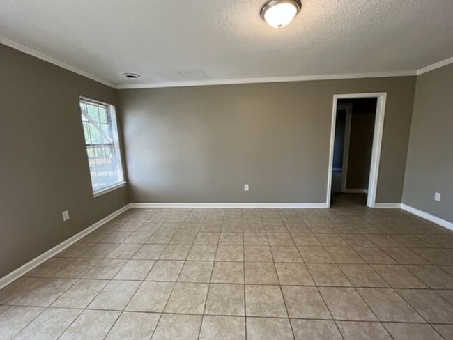 Building Photo - Renovated 3 Bedroom 2 Bath Home for Rent!!