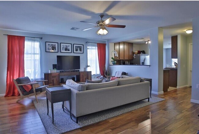 Foto del edificio - 7637 Cayenne Ln