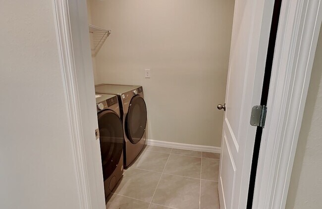 Foto del edificio - 3431 Ft Mellon Ln