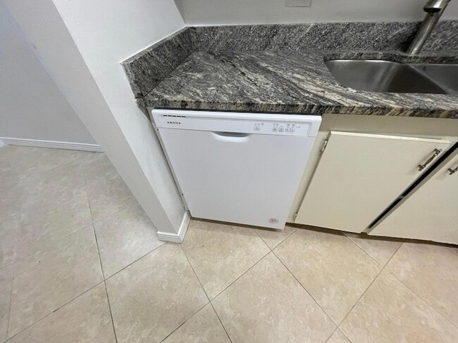 Foto del edificio - 2100 Springdale Blvd