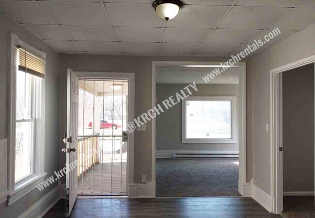 Building Photo - Cozy 2-Bedroom 1-Bathroom Home in South To...