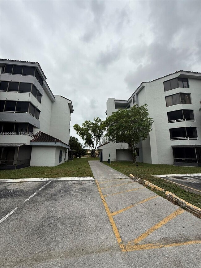 Foto del edificio - 8335 SW 152nd Ave