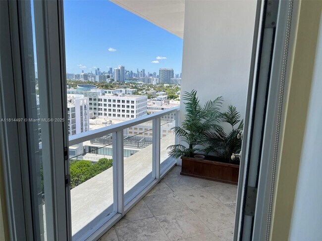 Foto del edificio - 100 Lincoln Rd