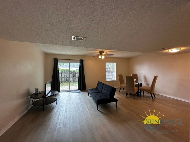 Building Photo - $200 off 1st Full Months Rent