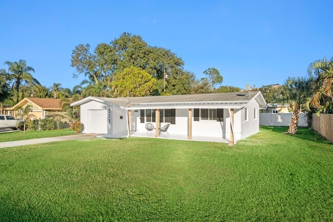 Foto del edificio - 353 Shirley Ave