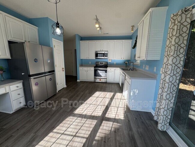 Foto del edificio - 1140 Briarwood Dr