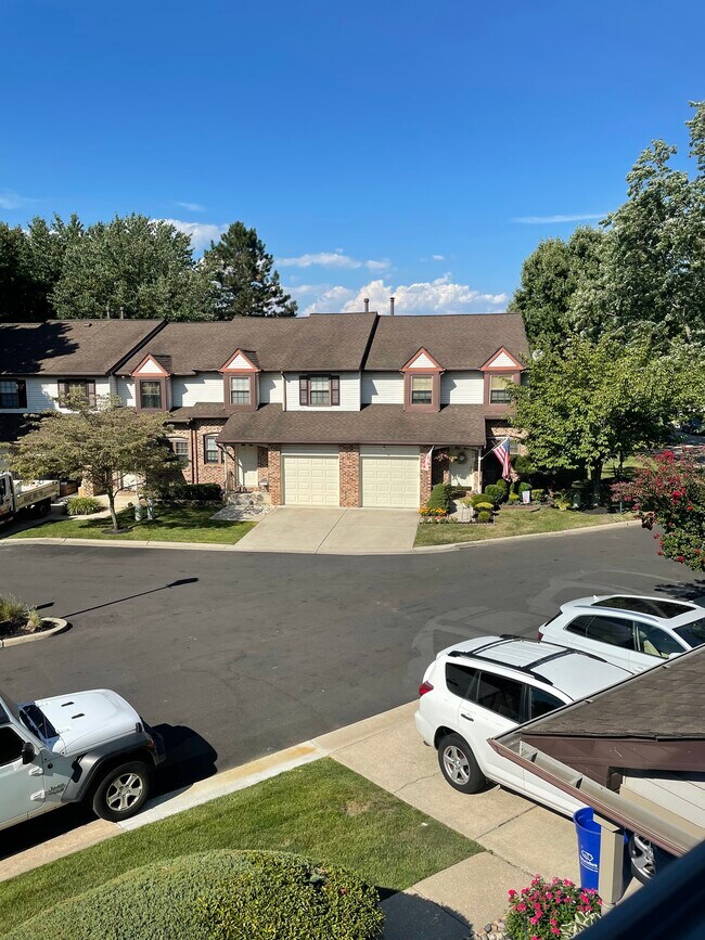 Foto del edificio - 30 Greensward Ln