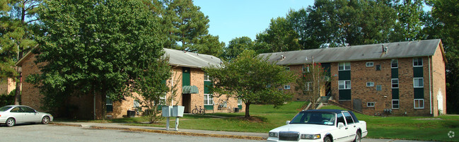 Building Photo - Edgewood Apartments