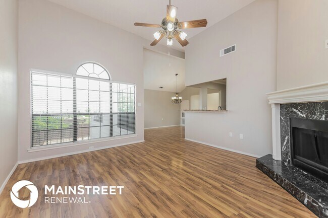 Building Photo - 6228 Los Altos Dr