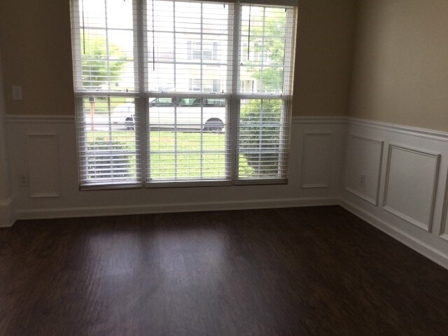 Foto del edificio - 2912 Hayling Dr