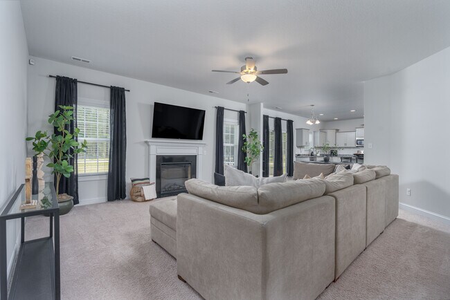 Building Photo - 595 Appalachian Trl S