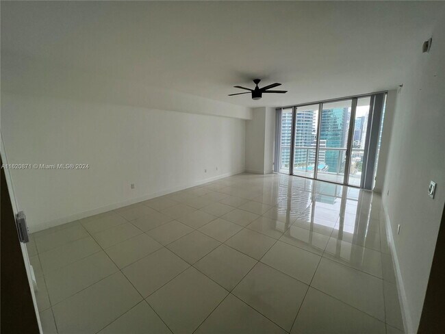 Foto del edificio - 475 Brickell Ave