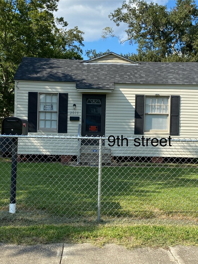 Primary Photo - 2015 9th St