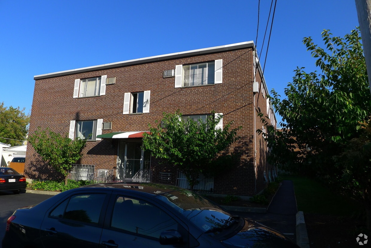 31 Dexter St, Medford, MA 02155 Apartments in Medford, MA