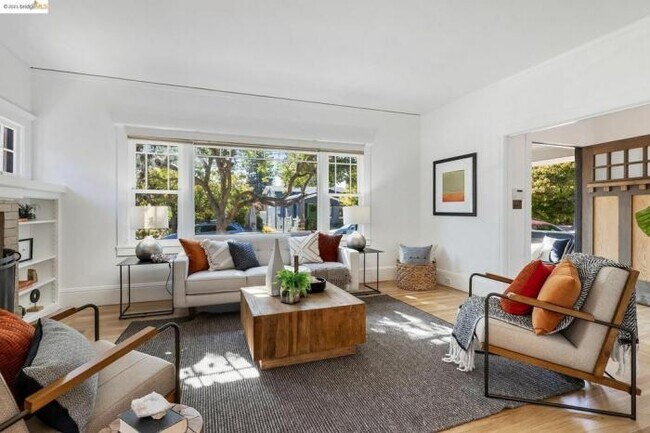 Foto del edificio - 3 bedroom in Oakland CA 94618