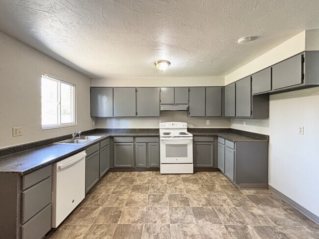 Foto del edificio - 10330 Flatland St