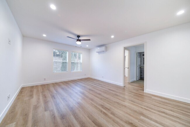 Foto del edificio - 1655 W Malvern Ave