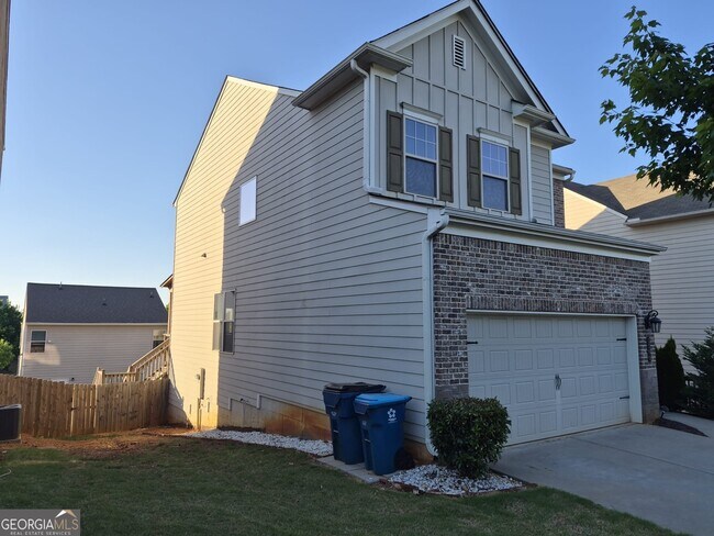 Foto del edificio - 1506 Charcoal Ives Rd