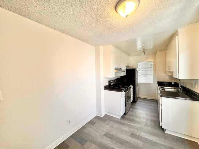 Building Photo - 3555 San Marino St