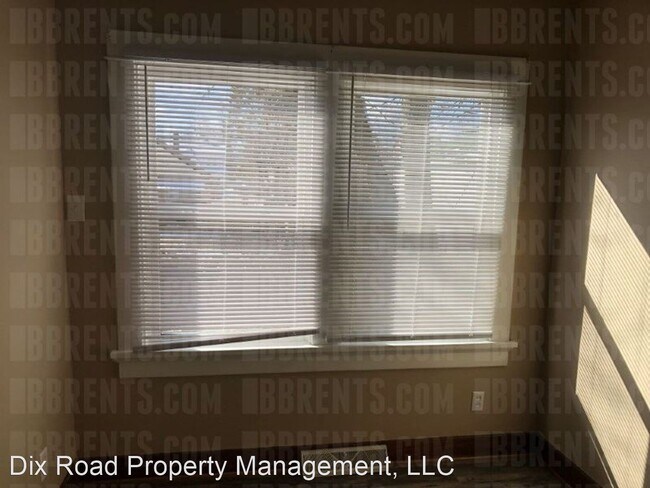 Foto del edificio - 3 br, 1 bath House - 216 East Hillcrest Av...