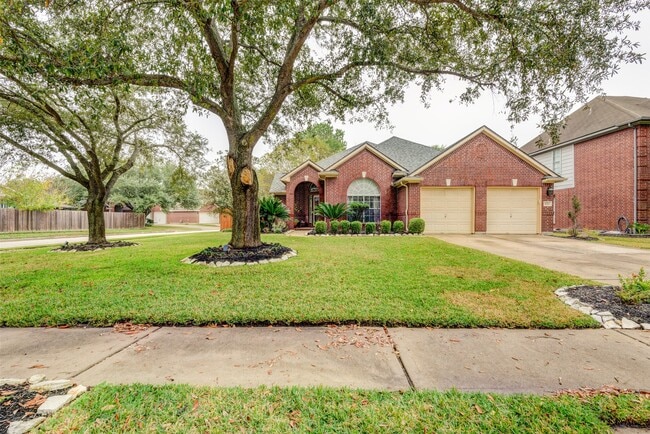 Building Photo - 9022 Westwillow Dr