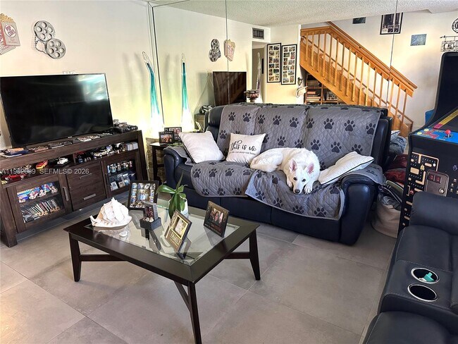 Foto del edificio - 10073 SW 77th Ct