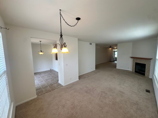 Building Photo - 1445 Cambria Dr