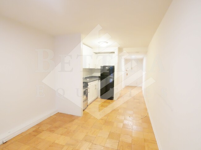 Interior Photo - 211-213 East 73rd Street