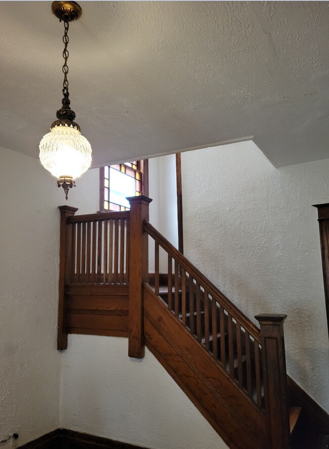 Building Photo - 447 1st St