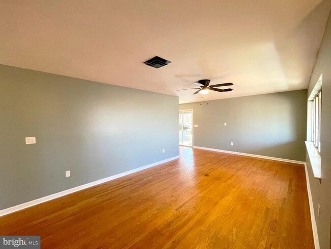 Building Photo - 9457 Boyds Turn Rd