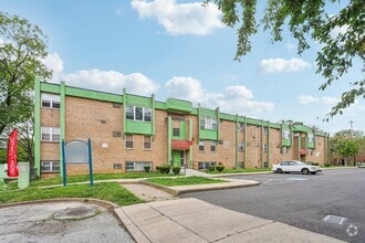 Building Photo - Marshall Square Apartments
