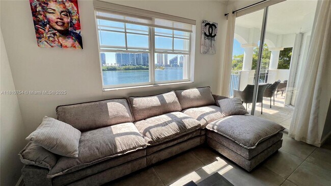Foto del edificio - 3255 NE 184th St