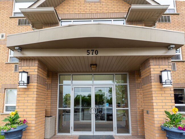 Photo du bâtiment - Notre Dame Apartments