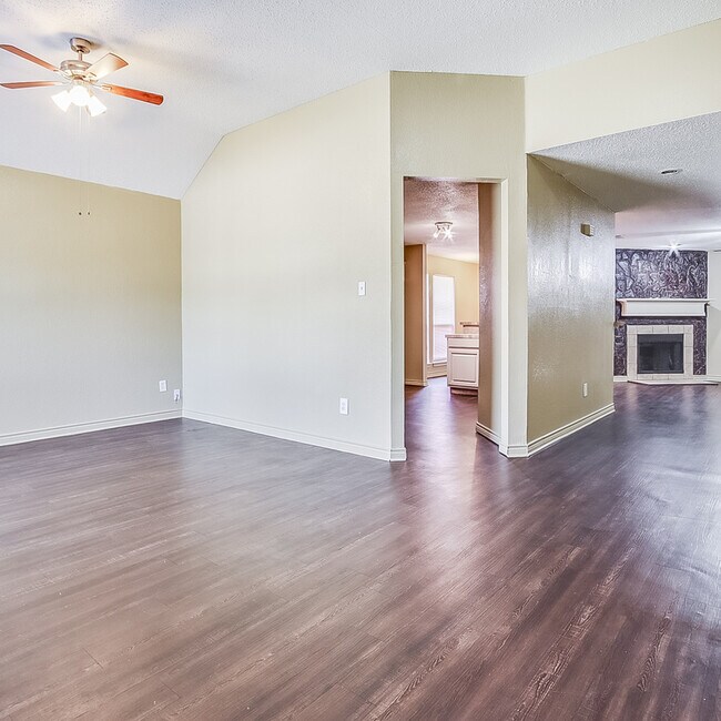 Photo - 8040 Texridge Dr House