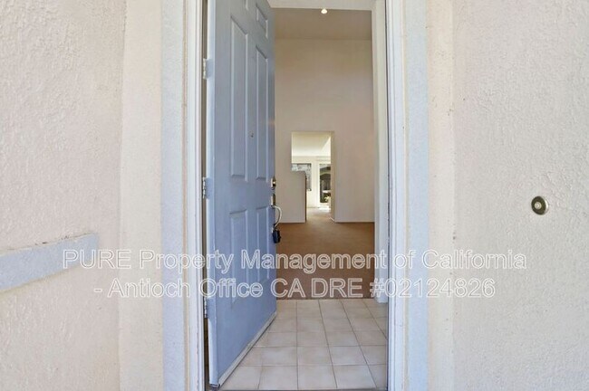 Building Photo - 435 Oak Crest Pl