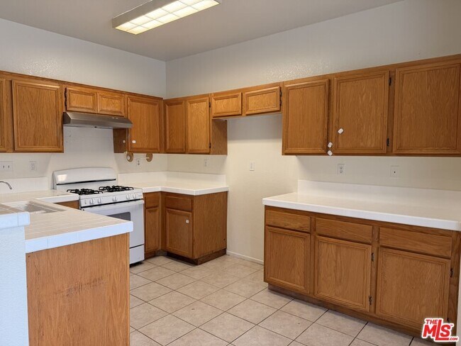 Foto del edificio - 7821 Emery Pl