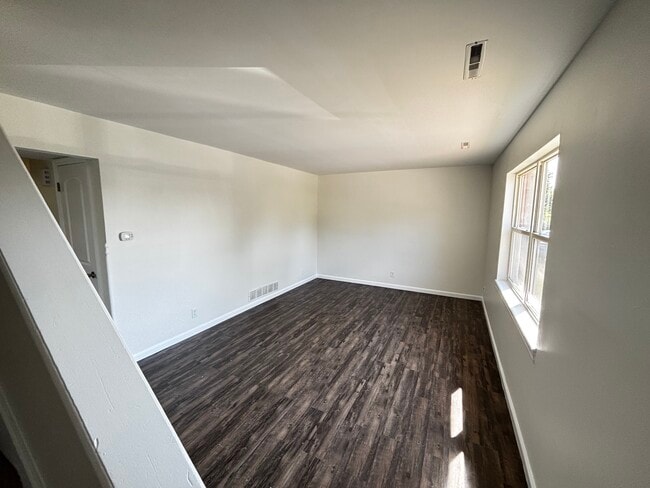 Building Photo - 4325 Ludwick Blvd